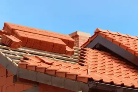 Pose et rénovation de toiture en tuiles à Anglade